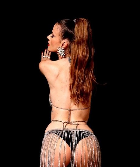 Naakte gelekte OnlyFans-foto van Ana Canas