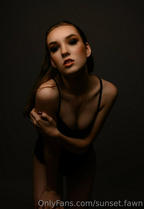 Naakte gelekte OnlyFans-foto van Sunsetfawn