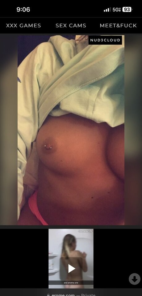Naakte gelekte OnlyFans-foto van Manda Spencer