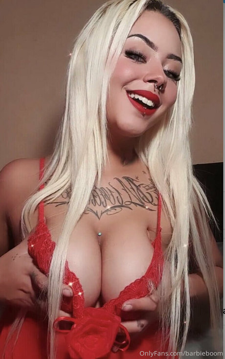 Naakte gelekte OnlyFans-foto van Barbieboom