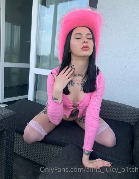 Naakte gelekte OnlyFans-foto van Alinajuicyb1tch
