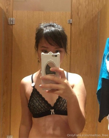Naakte gelekte OnlyFans-foto van Melissachochangfree