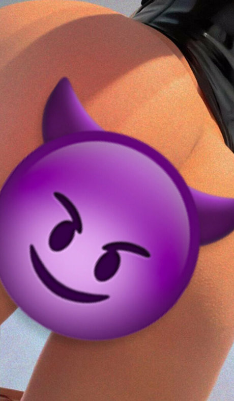 Naakte gelekte OnlyFans-foto van Laalemonzz