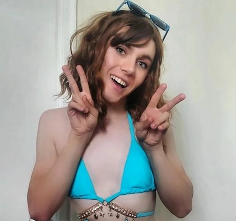 Naakte gelekte OnlyFans-foto van Summer Horror Party