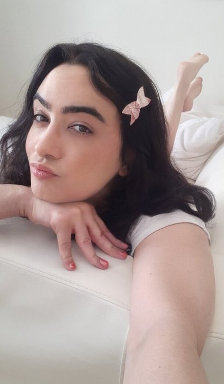 Naakte gelekte OnlyFans-foto van Miss Yuna