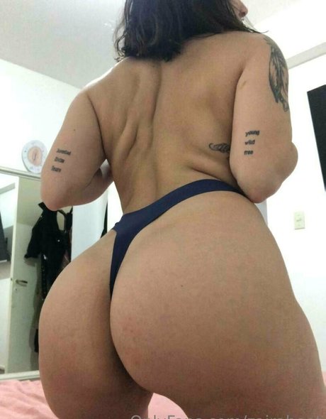 Naakte gelekte OnlyFans-foto van Zairahoot