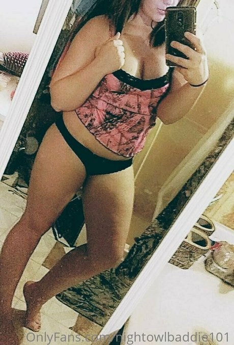 Naakte gelekte OnlyFans-foto van Nightowlbaddie101