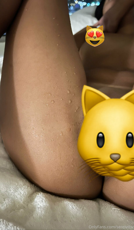 Naakte gelekte OnlyFans-foto van Sereivthv