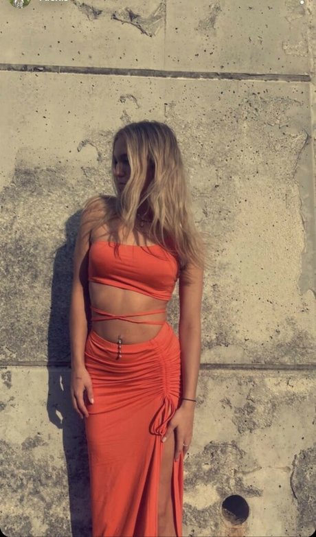 Naakte gelekte OnlyFans-foto van Sexygirllxoxo