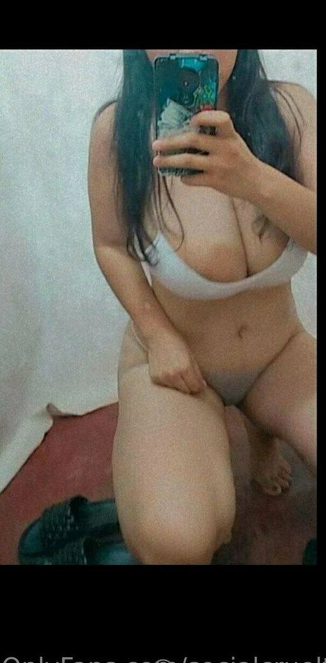 Naakte gelekte OnlyFans-foto van Socialcruelty