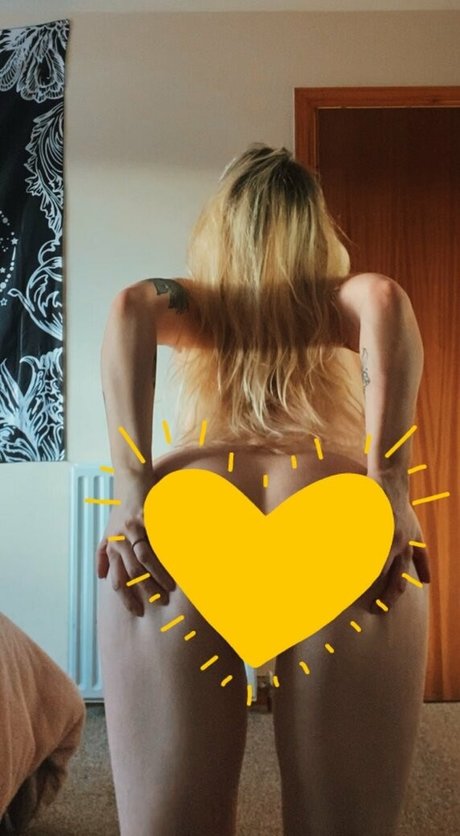 Naakte gelekte OnlyFans-foto van Fraayrosefree