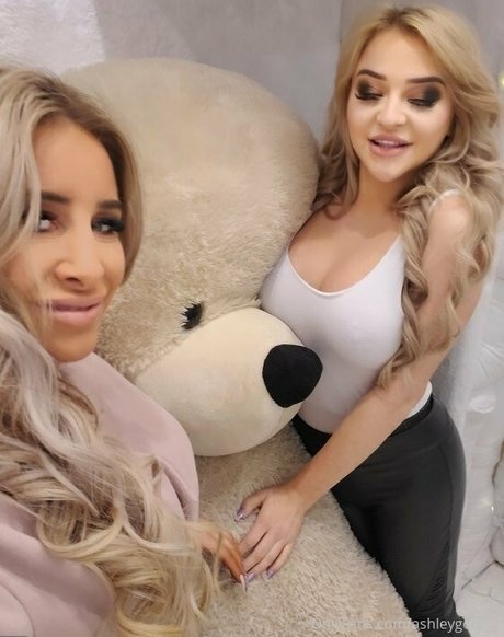 Ashleygoldca