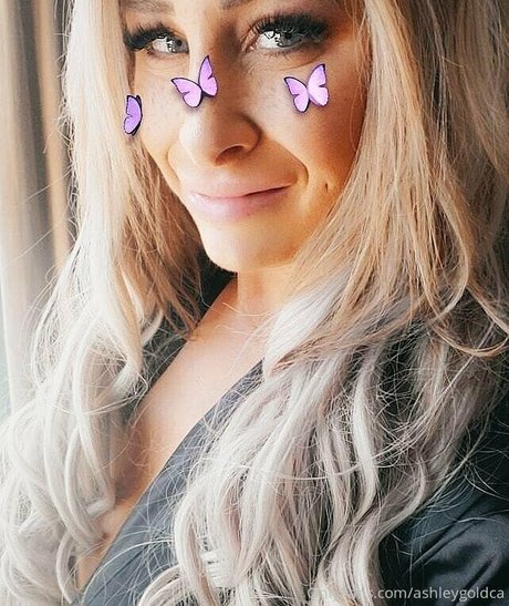 Naakte gelekte OnlyFans-foto van Ashleygoldca