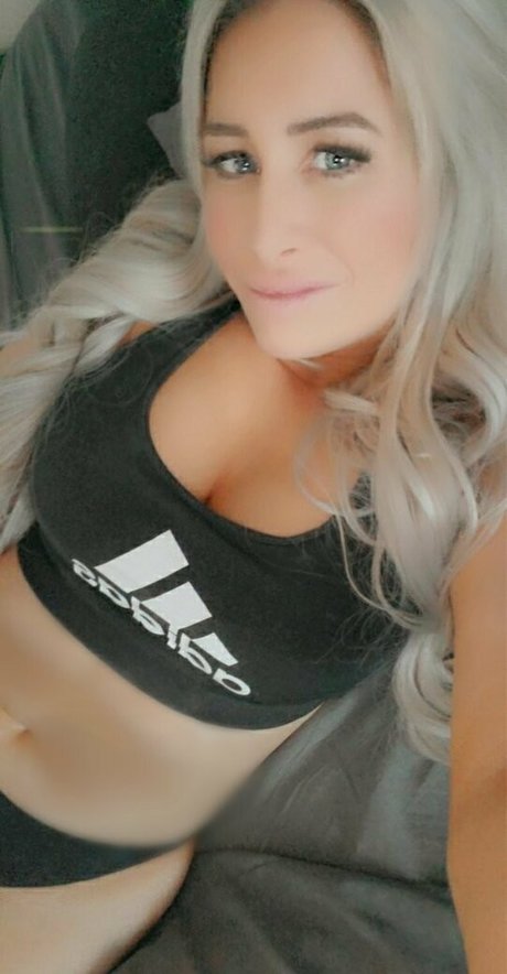 Naakte gelekte OnlyFans-foto van Ashleygoldca