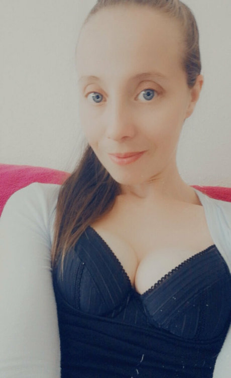 Naakte gelekte OnlyFans-foto van Naughtyannmarie