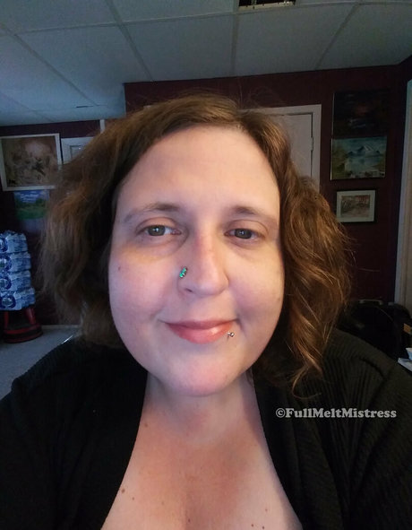 Naakte gelekte OnlyFans-foto van Fullmeltmistress