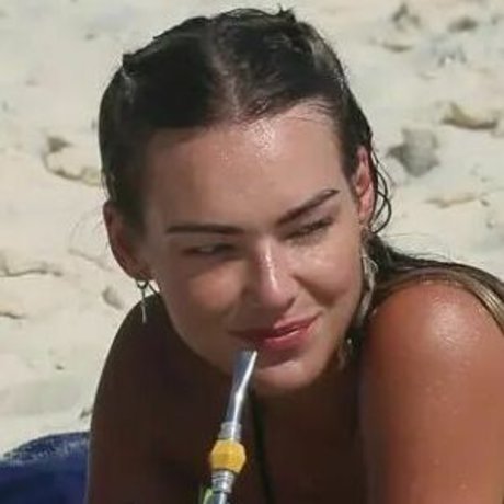 Naakte gelekte OnlyFans-foto van Barbara Heck