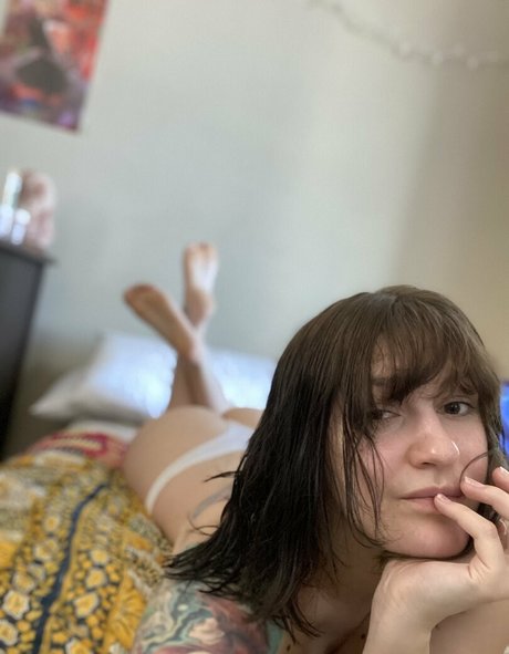 Naakte gelekte OnlyFans-foto van Minaluna