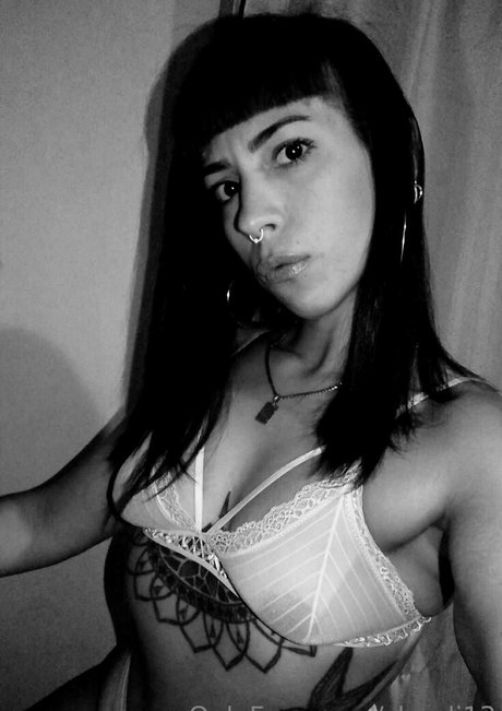 Naakte gelekte OnlyFans-foto van Shuuli13