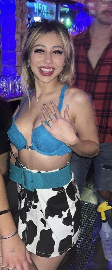 Naakte gelekte OnlyFans-foto van Glossyjocie