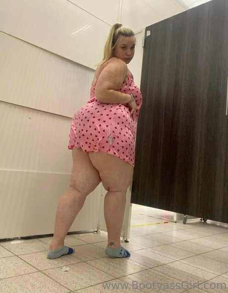 Naakte gelekte OnlyFans-foto van Bootyassgirl