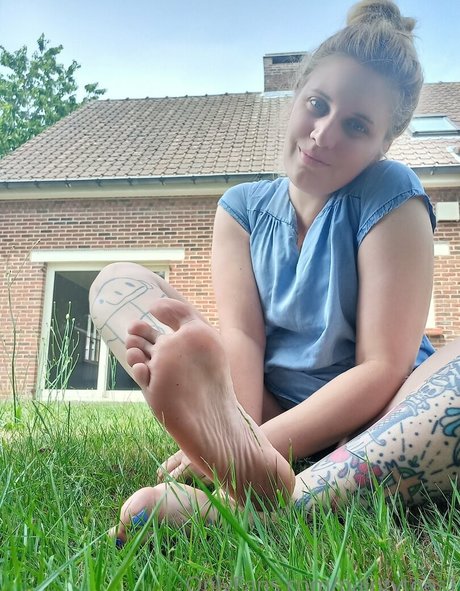 Naakte gelekte OnlyFans-foto van Paintytoes1