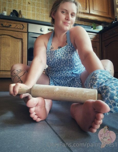 Naakte gelekte OnlyFans-foto van Paintytoes1