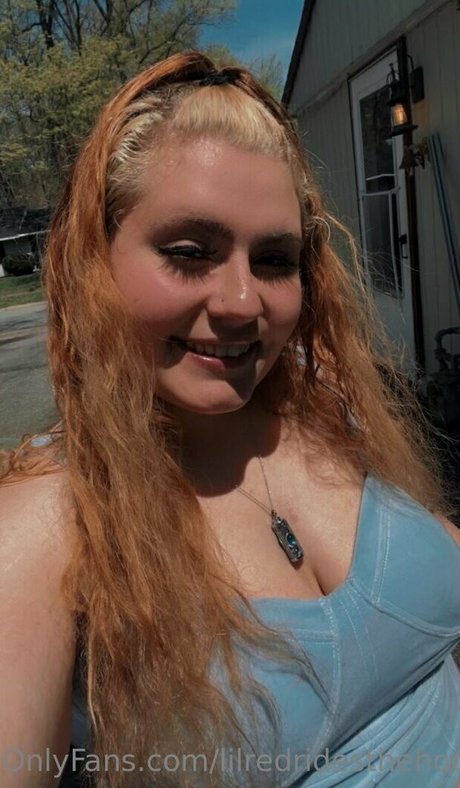 Naakte gelekte OnlyFans-foto van Lilredridesthehood