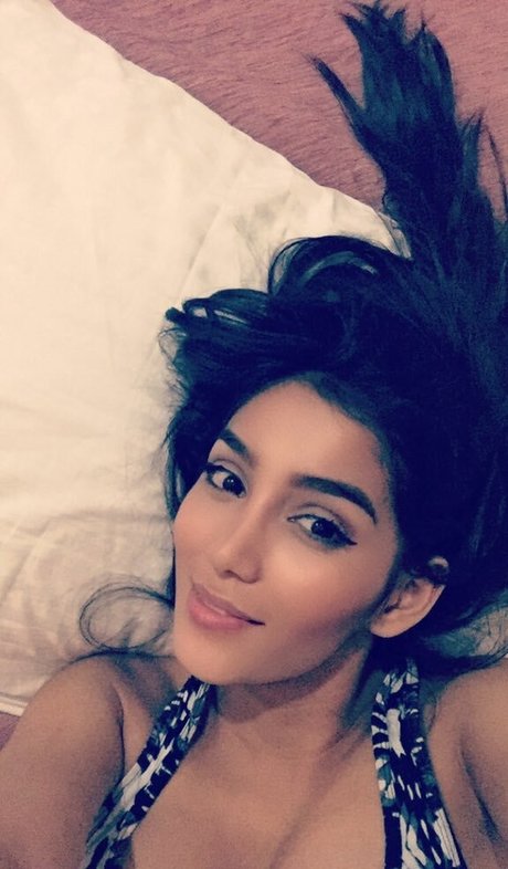 Naakte gelekte OnlyFans-foto van Abiesmith