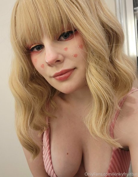 Naakte gelekte OnlyFans-foto van Kindlyfruitbat