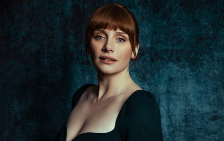 Naakte gelekte OnlyFans-foto van Bryce Dallas Howard