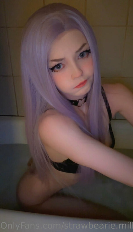 Naakte gelekte OnlyFans-foto van Momofuel