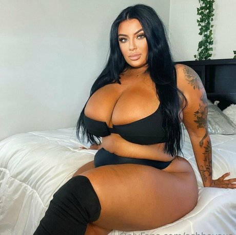 Naakte gelekte OnlyFans-foto van Ashbovaxo