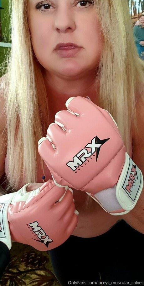 Laceys_muscular_calves