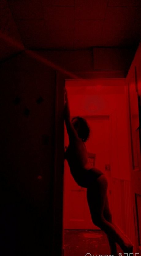Naakte gelekte OnlyFans-foto van Queenbitch1998