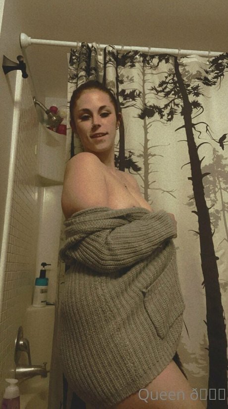 Naakte gelekte OnlyFans-foto van Queenbitch1998