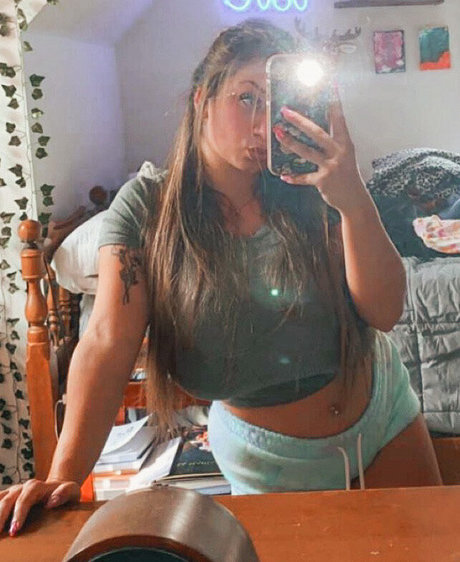 Naakte gelekte OnlyFans-foto van Lauren Risotti
