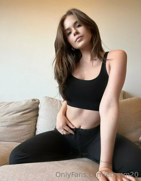 Naakte gelekte OnlyFans-foto van Emmm20