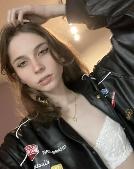 Naakte gelekte OnlyFans-foto van Lillith Xoxo