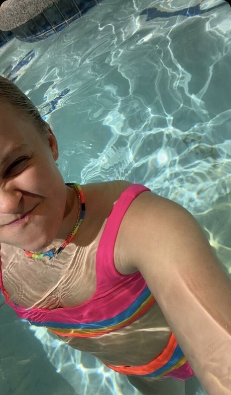 Naakte gelekte OnlyFans-foto van Jojo Siwa