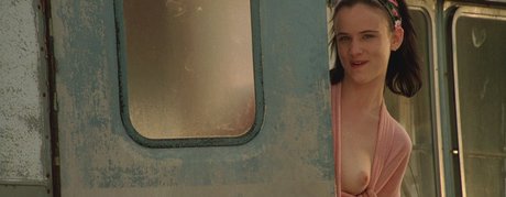 Naakte gelekte OnlyFans-foto van Juliette Lewis