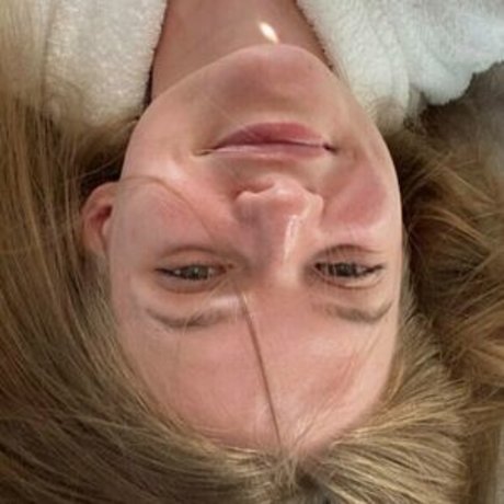 Naakte gelekte OnlyFans-foto van Anastasiiiyaa