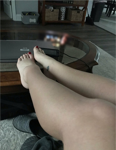 Naakte gelekte OnlyFans-foto van Lilsmirk