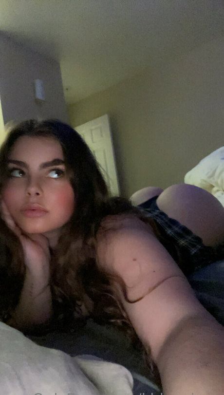 Naakte gelekte OnlyFans-foto van Khloevixen