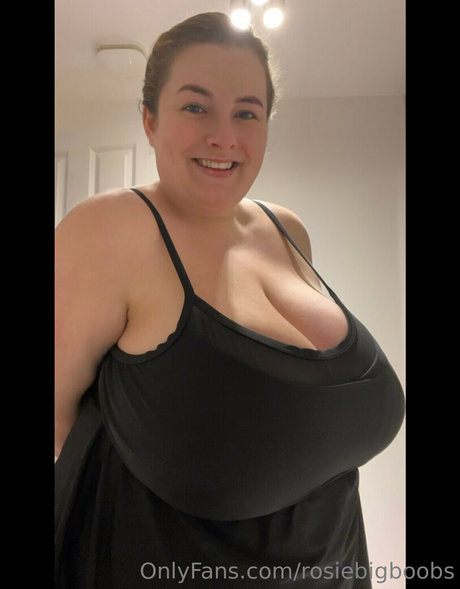 Naakte gelekte OnlyFans-foto van Rosiebigboobs