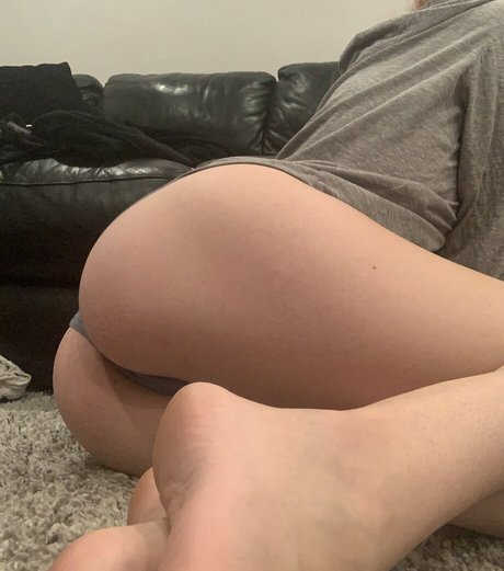 Naakte gelekte OnlyFans-foto van Heyminu
