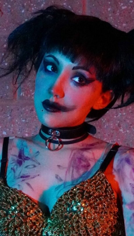 Naakte gelekte OnlyFans-foto van Smeriweather