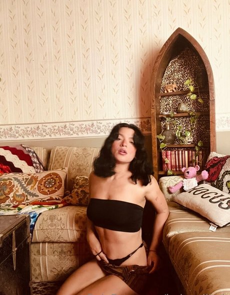 Naakte gelekte OnlyFans-foto van Babywiiitch