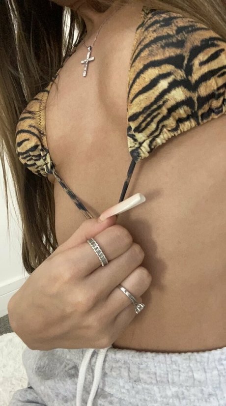Naakte gelekte OnlyFans-foto van Yulka Garczarek