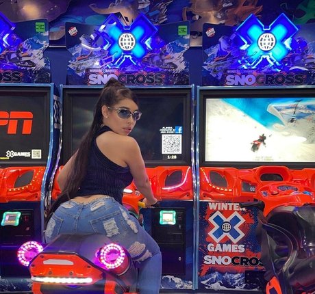 Naakte gelekte OnlyFans-foto van Angelicaggx